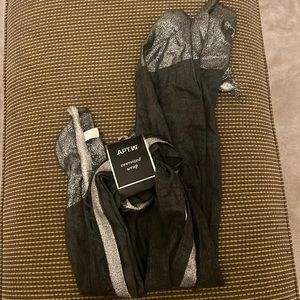 NWT apt 9 oversized wrap metallic